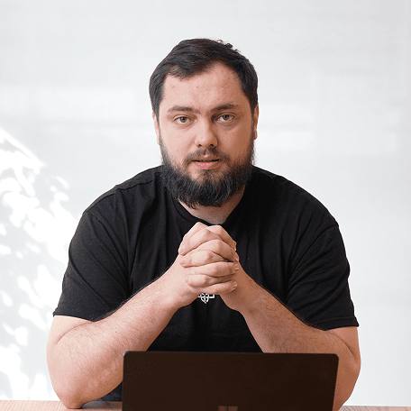 Андрей Макаров